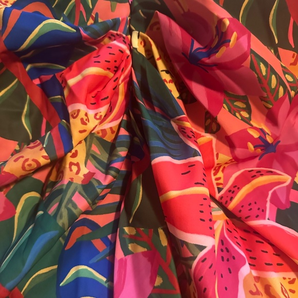 Skirt cover up - Picture 3 of 5